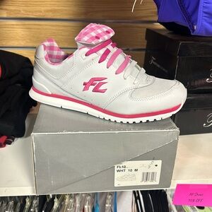 Women’s sneaker